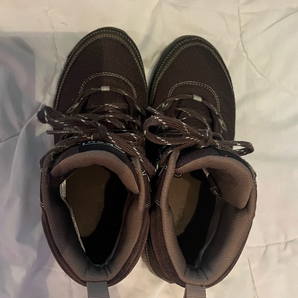 Ahnu Vibrant Women’s Dark Brown Lace-Up Boots - Picture 4 of 5